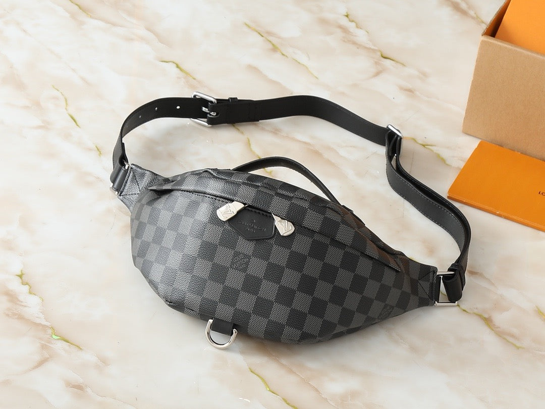 Black Grid Fanny