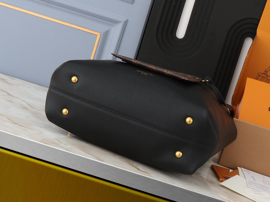 Black Lock Tote