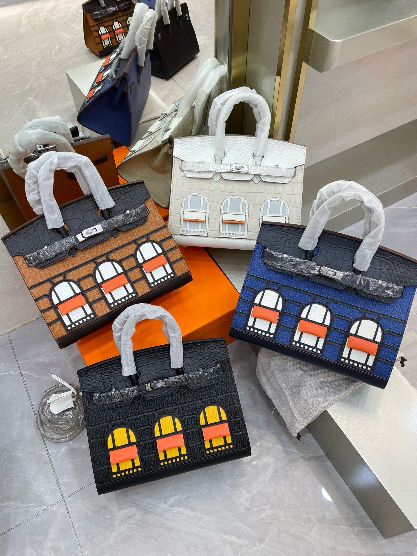 Counter Quality Small H Bag