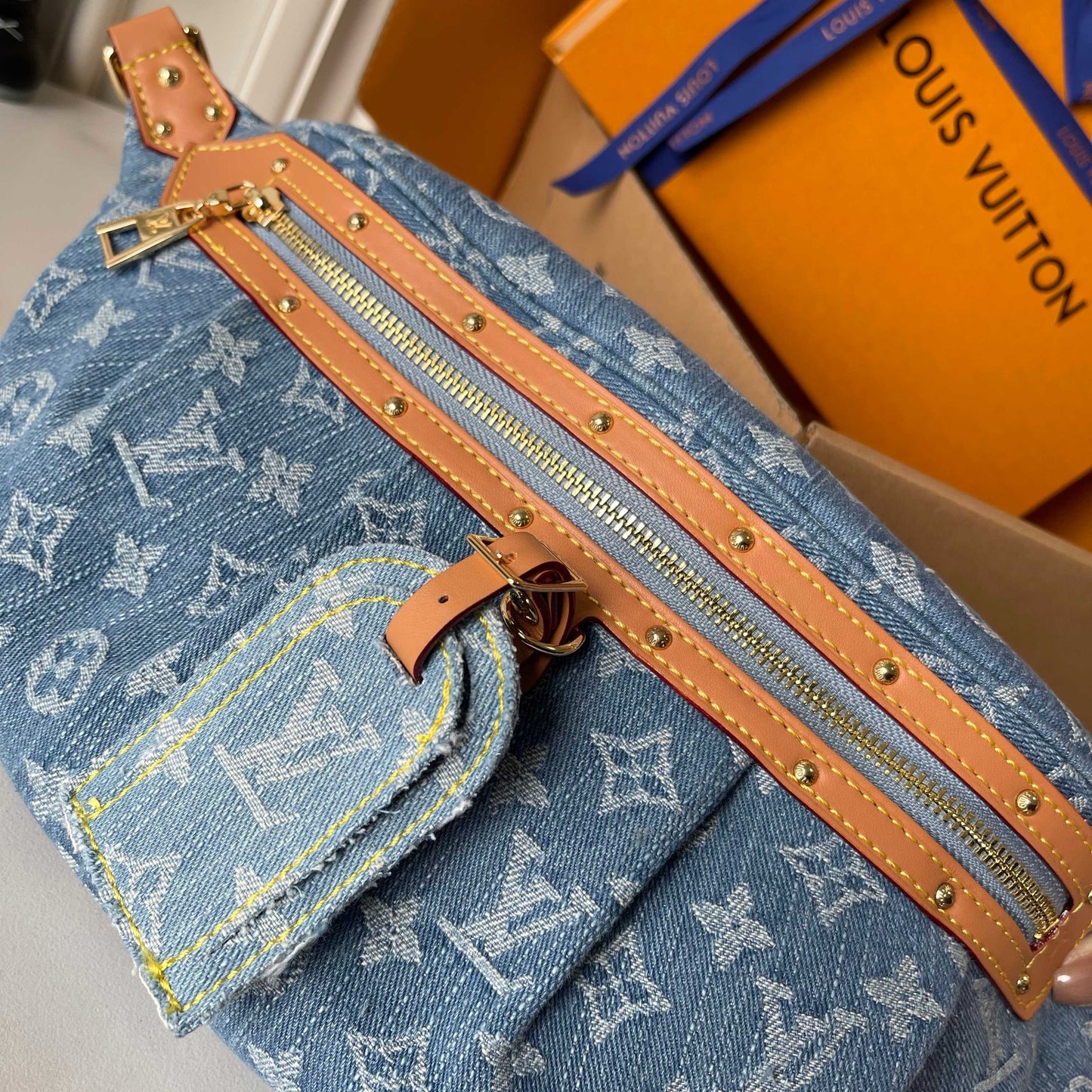 Light Wash Denim Fanny