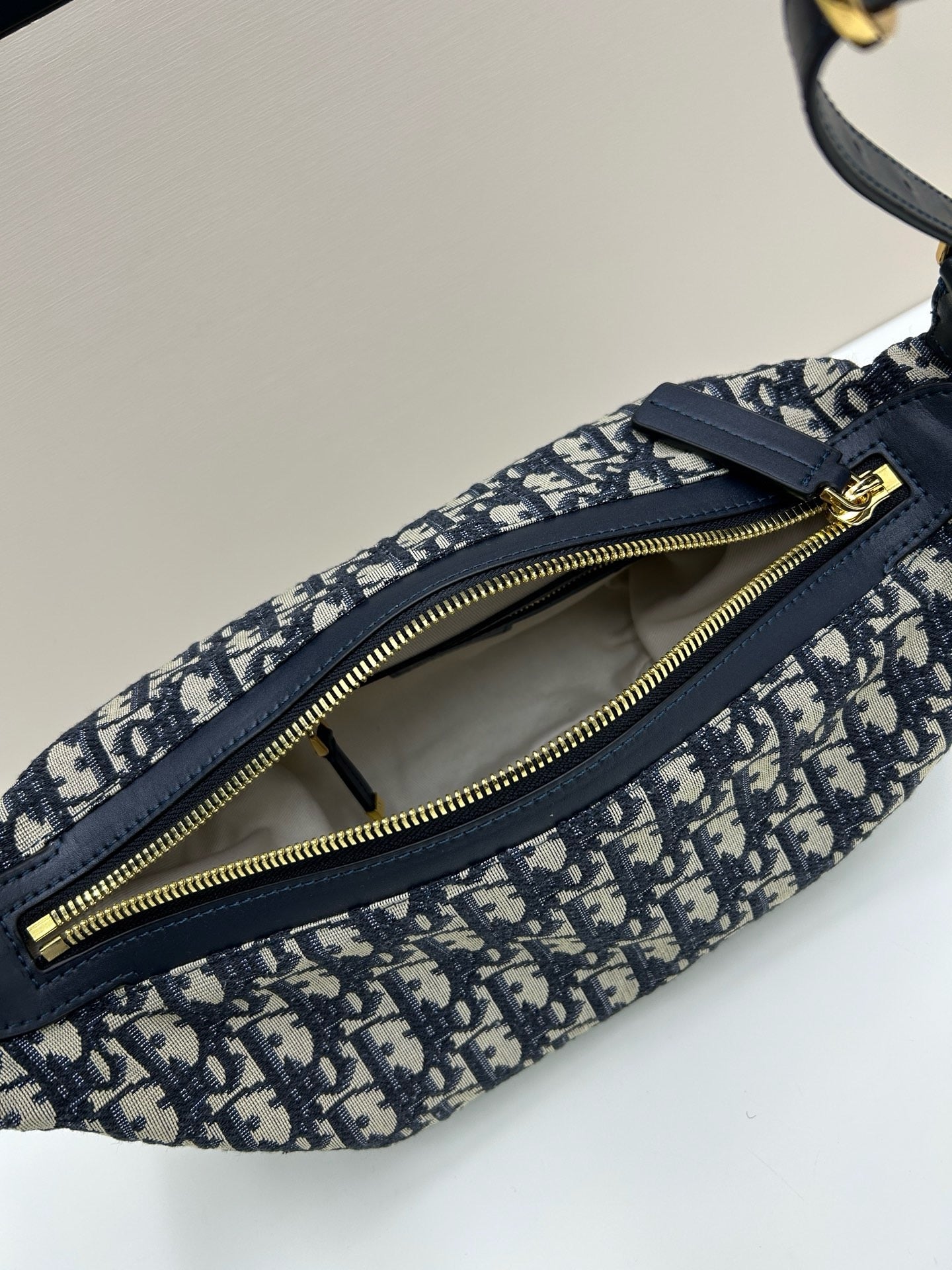 Small D-Journey Bag