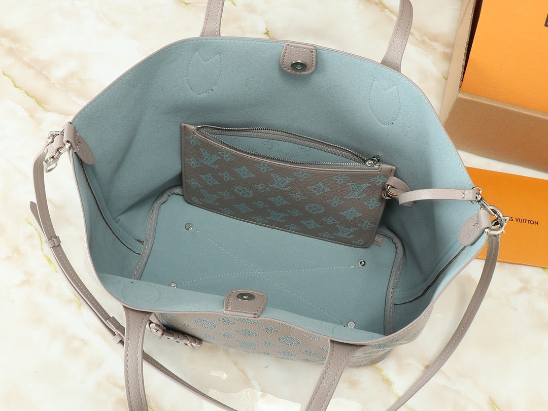 Large Pin Hole Purse