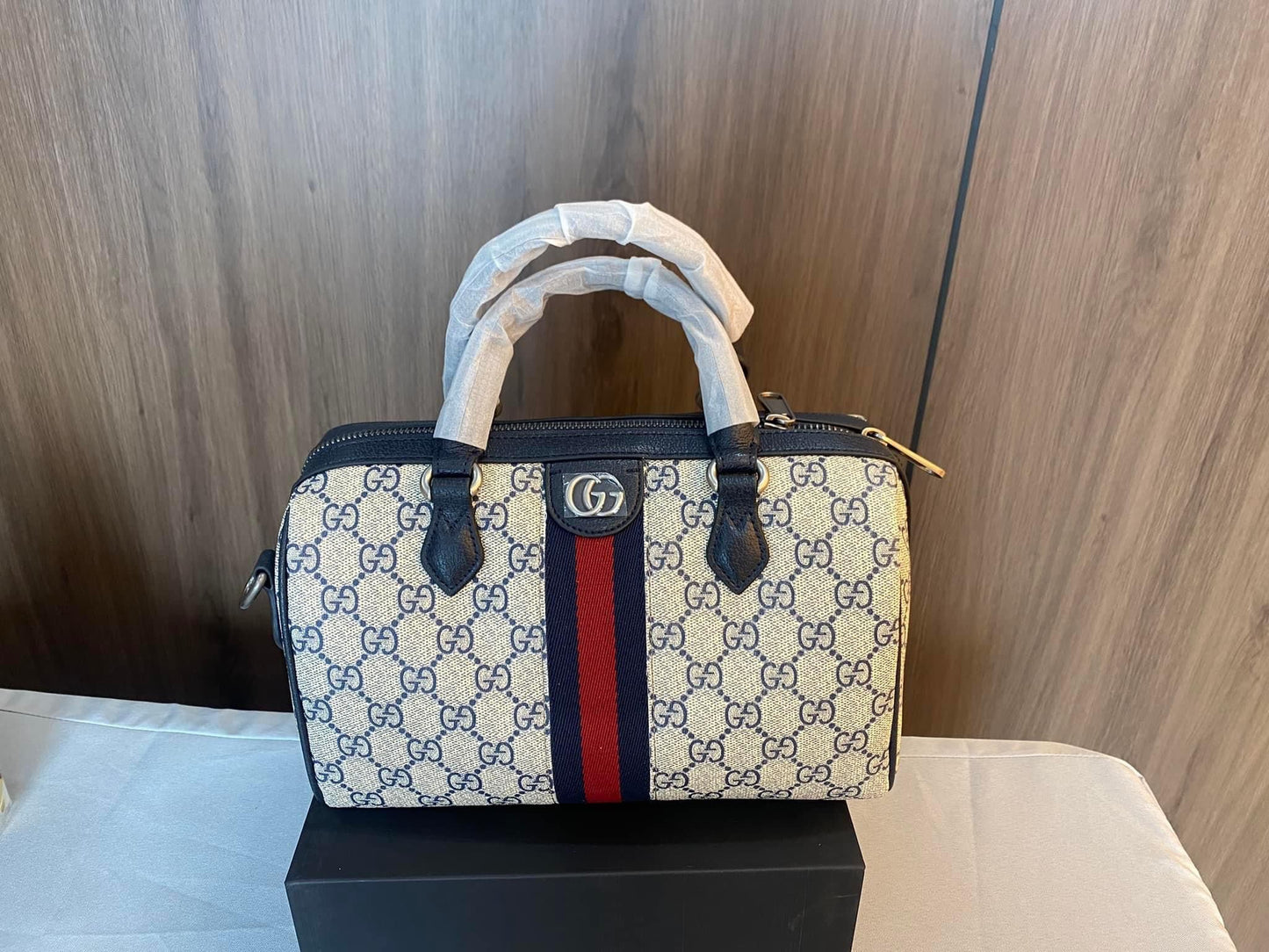 Classic Print Navy Speedy