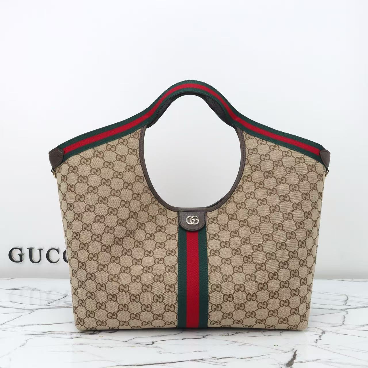 Giglio Shoulder Bag