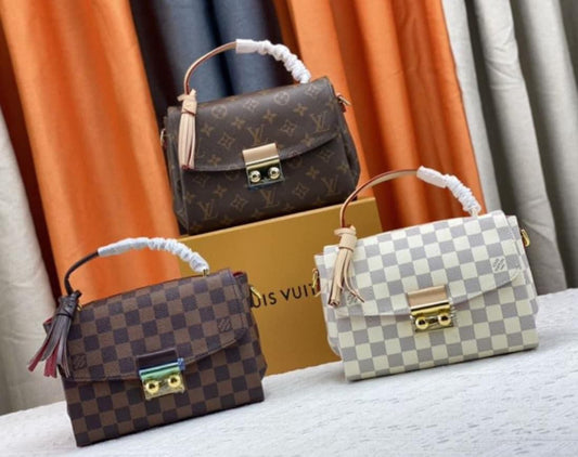 Mono Crossbody