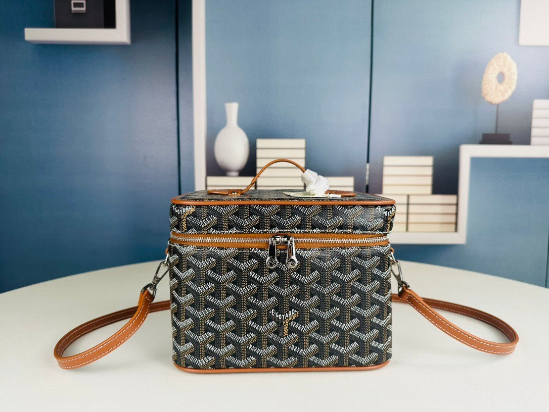 Makeup bag