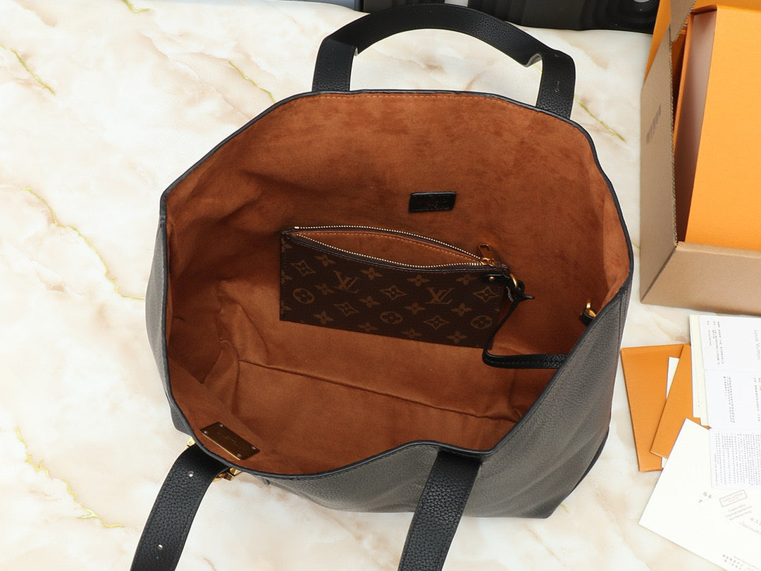 Black Lock Tote