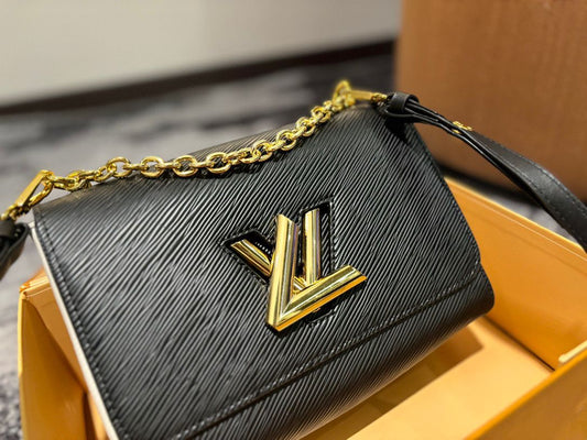 Twist Crossbody