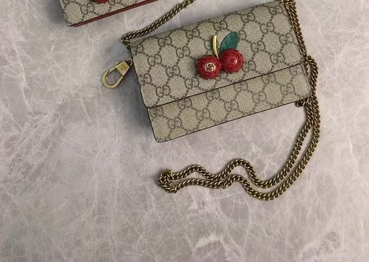 Crossbody Classic print with Cherry
