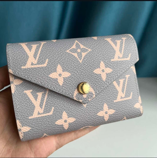 Mirror Quality Wallet