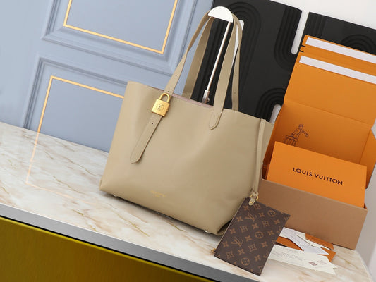 Ivory Lock Tote