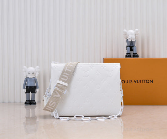 PM Size All White Coussin